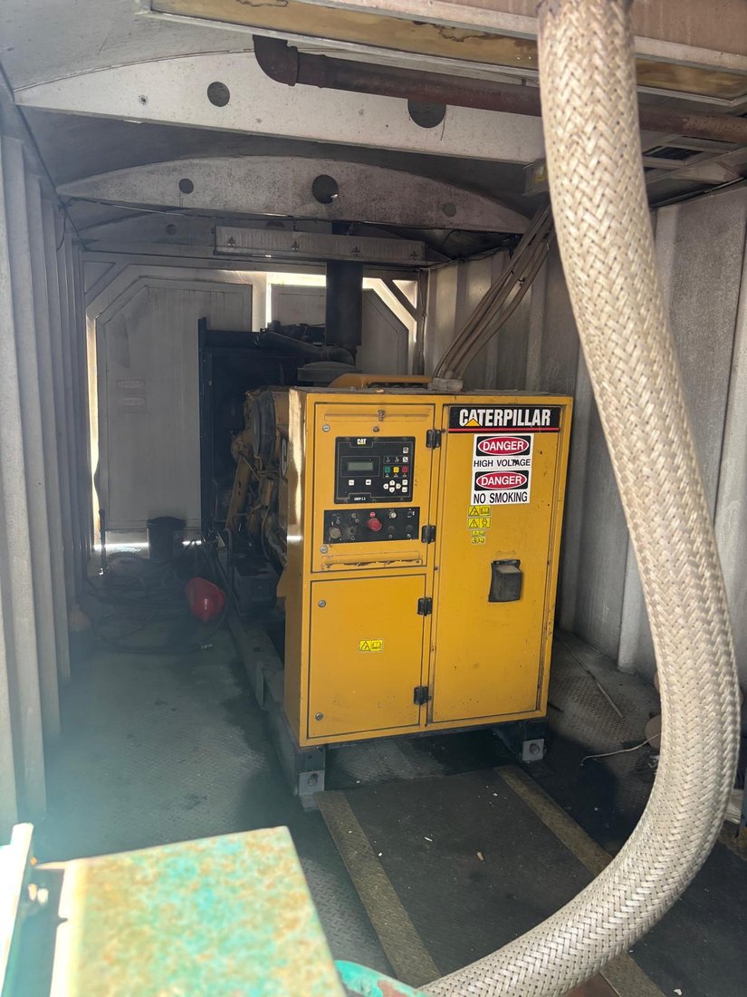 Caterpillar generator for the drilling rig